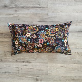 Floral Paisley auf Schwarz